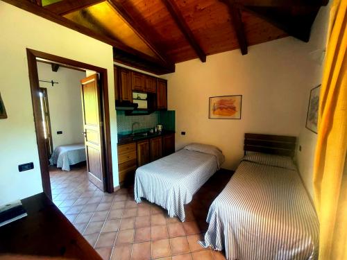 camera_con_due_letti_01