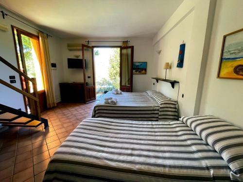 camera_multipla_con_balcone_04