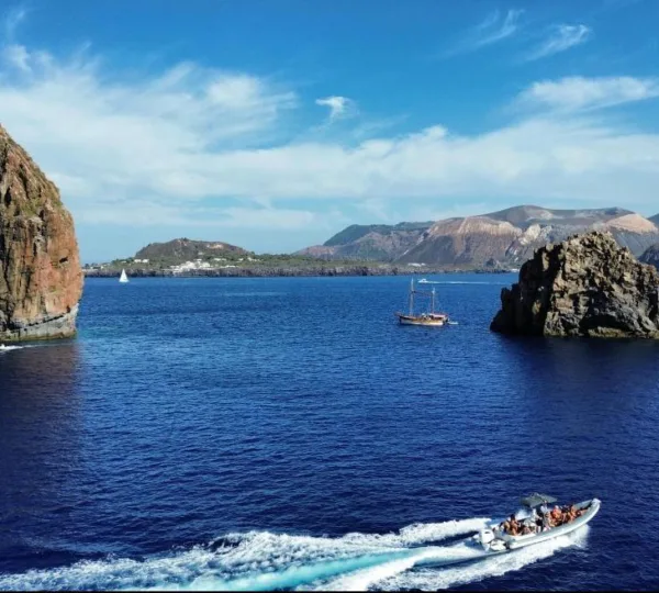 Escursioni alle Isole Eolie e Snorkling